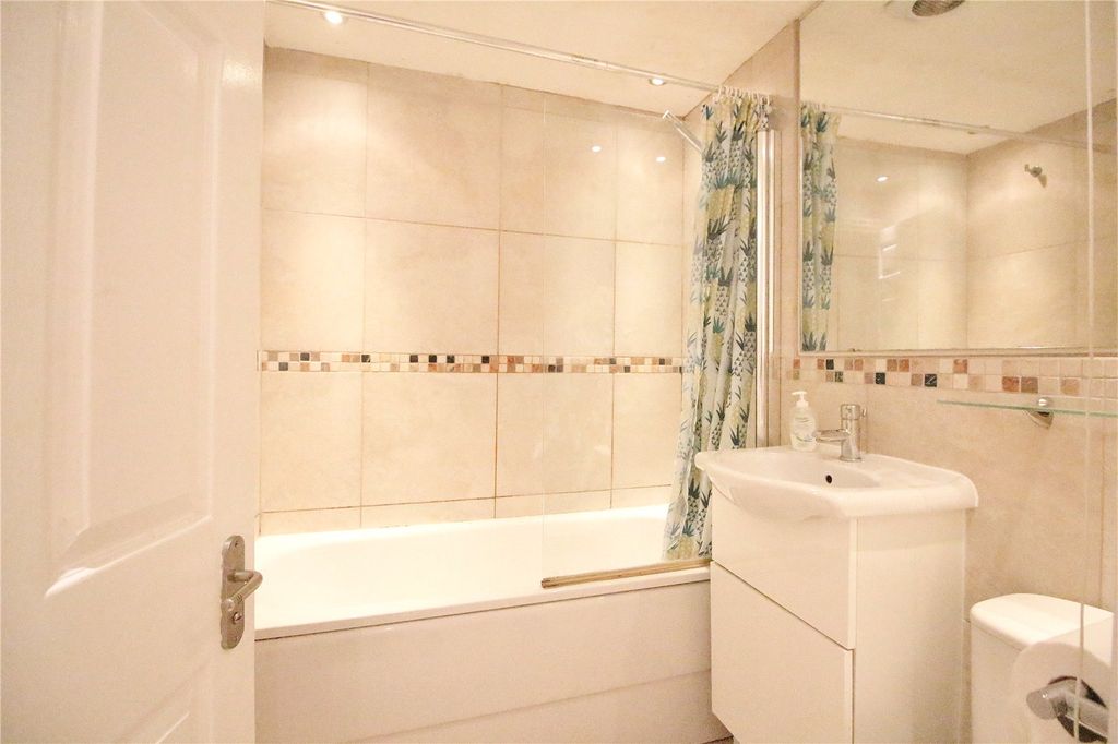 Additional image 9 of 2 bed flat for salePark Place, Clifton, Bristol BS8