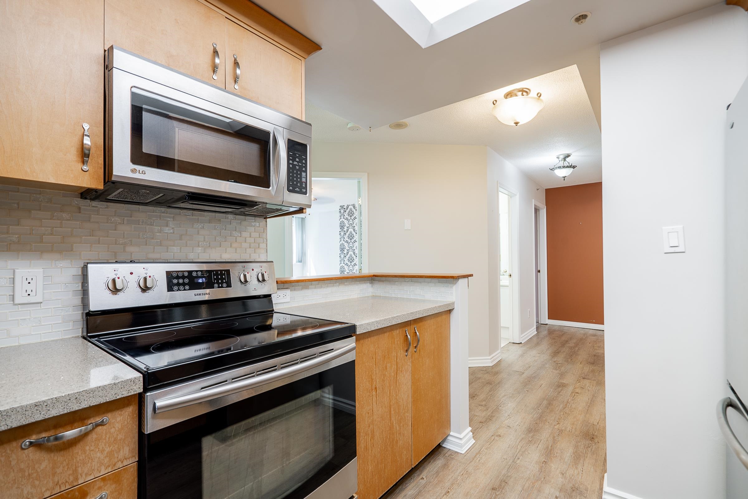 Additional image 4 of 202-10899 University Drive, Surrey, BC, V3T 5V2