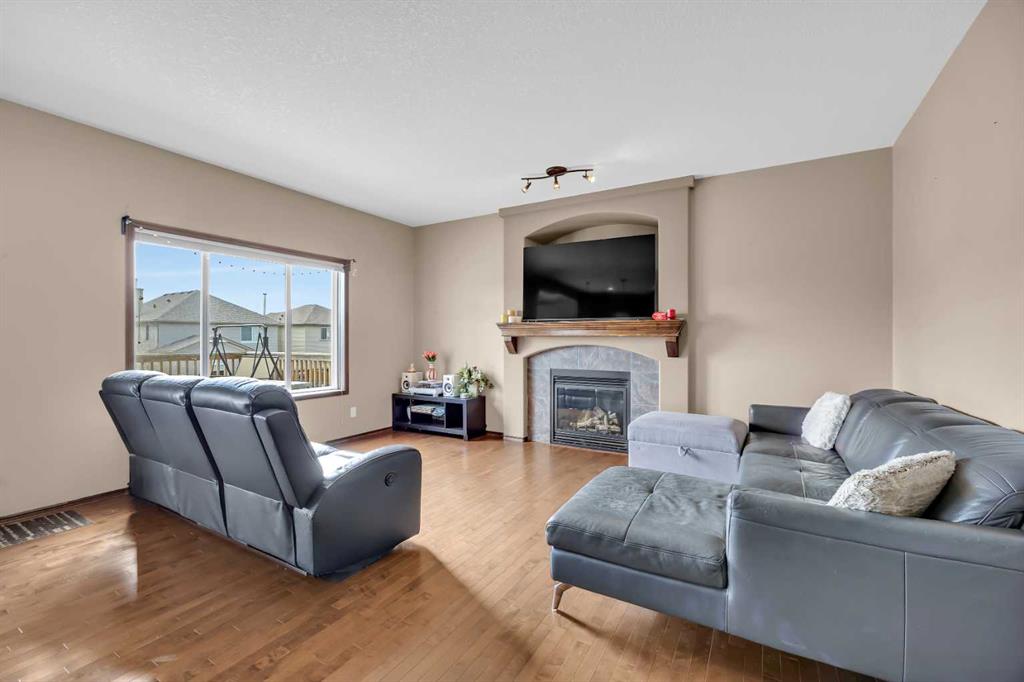 Additional image 6 of 92 Everoak Close SW, Calgary, AB, T2Y0C3