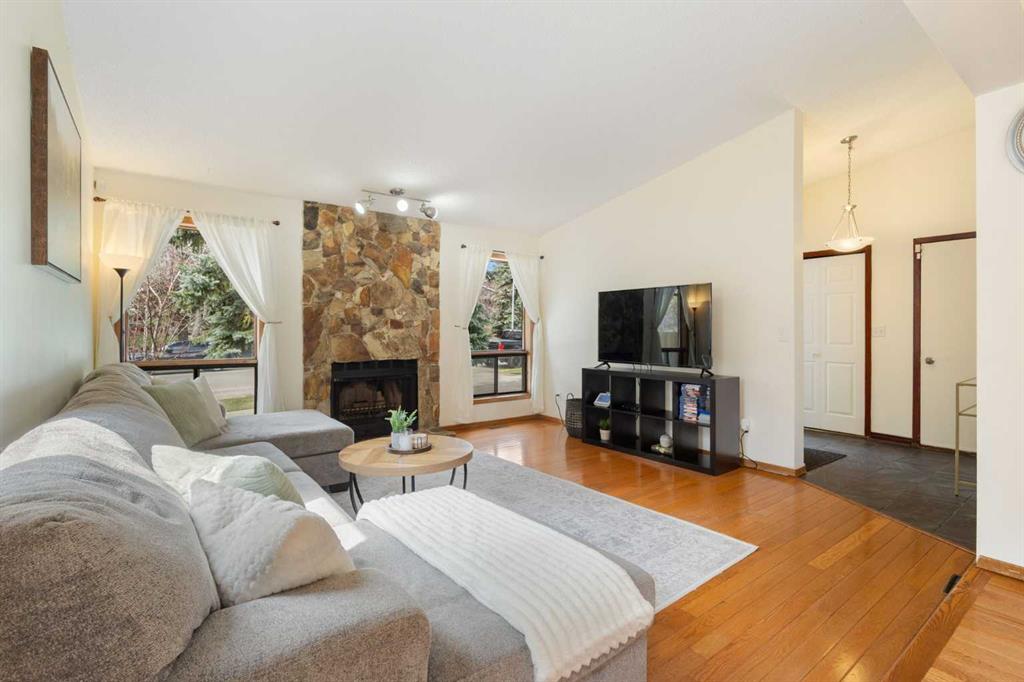Additional image 6 of 112 Woodglen Road SW, Calgary, AB, T2W 4Z1