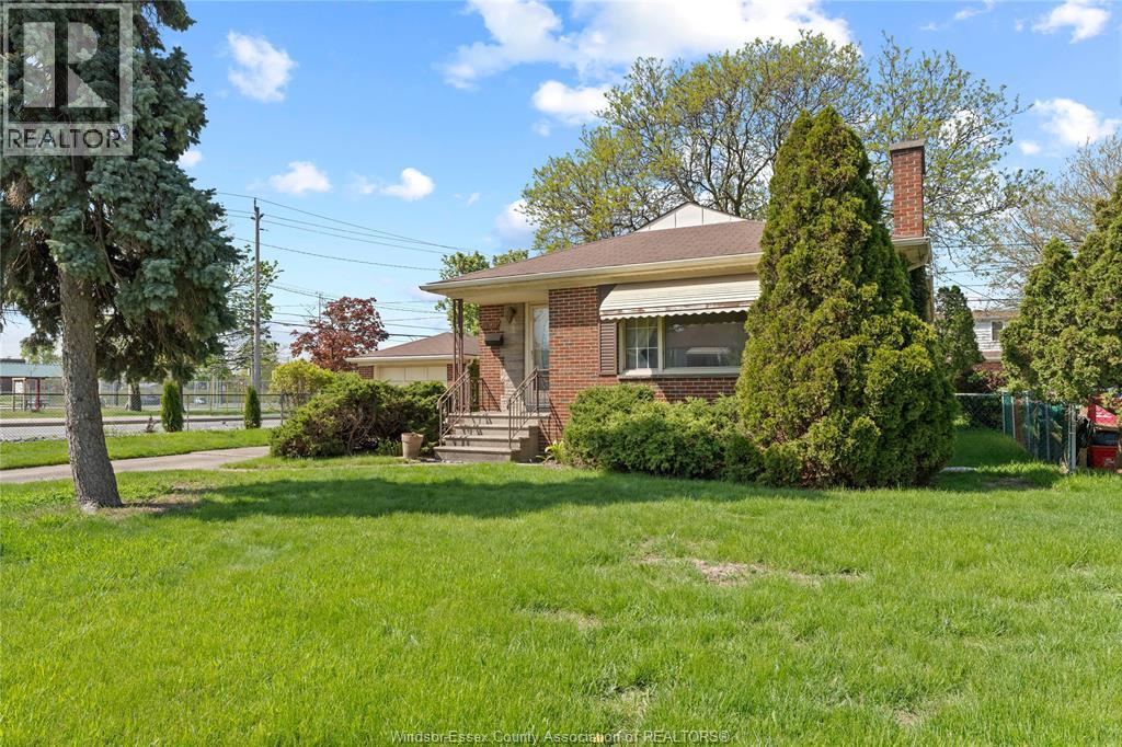 295 Henkel Place, Windsor, ON, N8Y2E8 photo 3