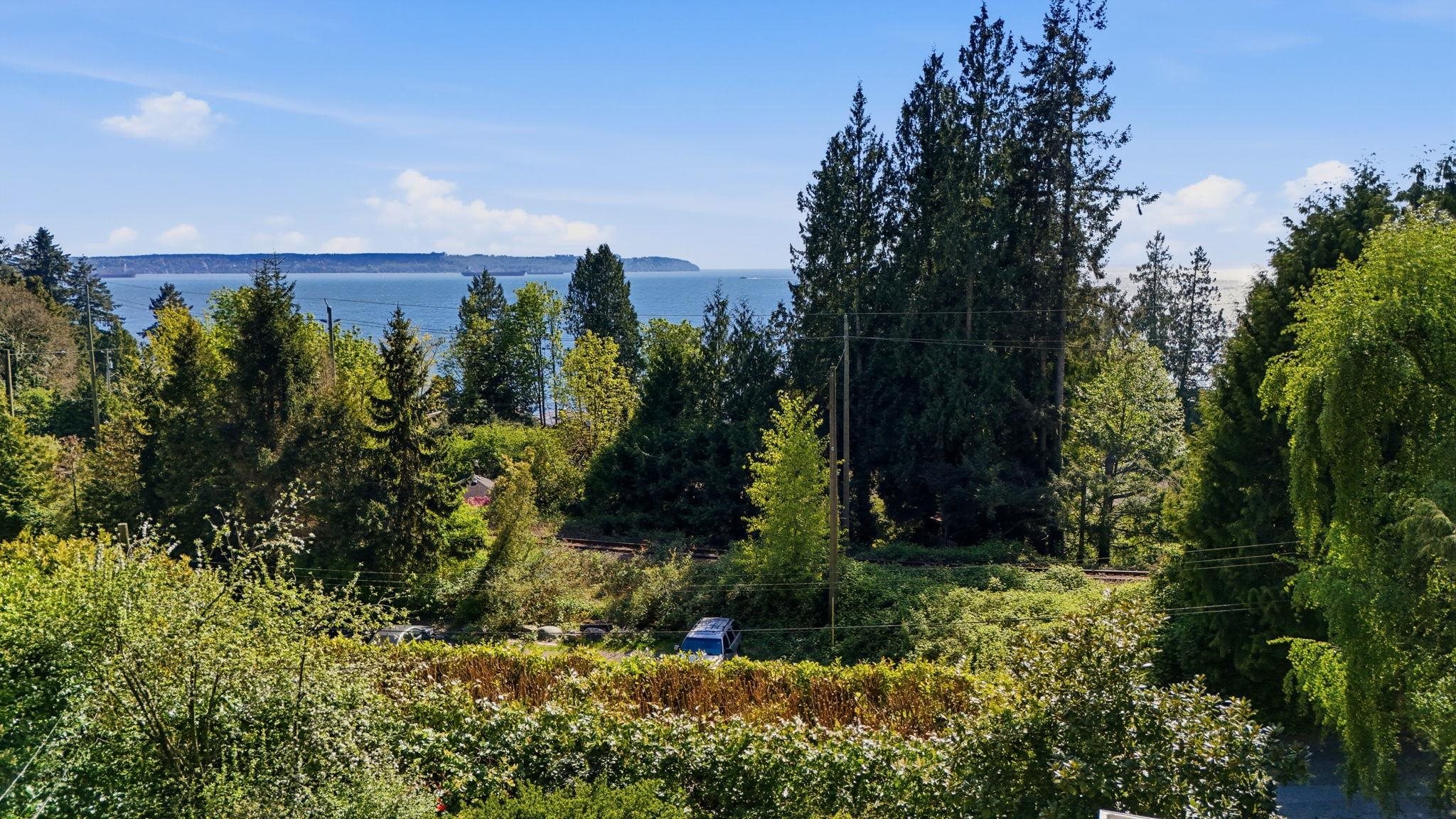3155 Dickinson Crescent, West Vancouver, BC, V7V 2L4