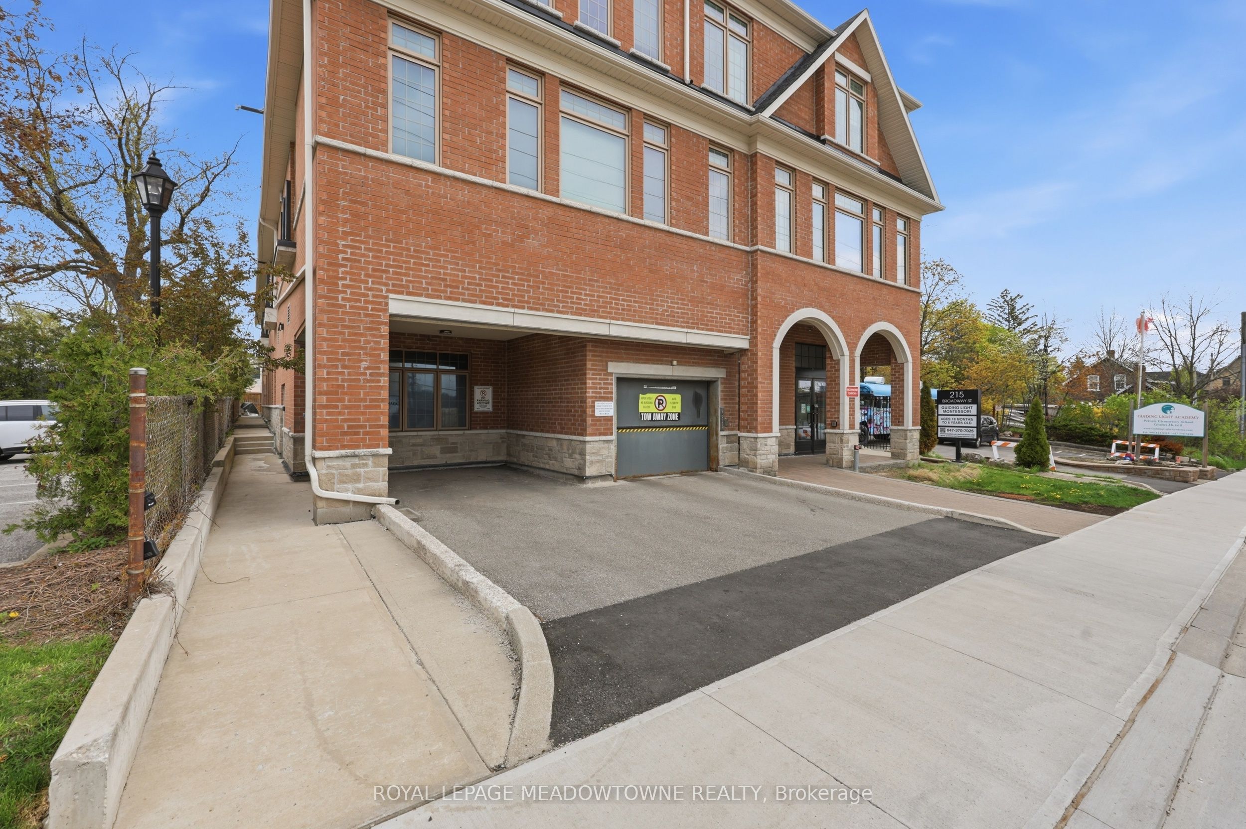 Additional image 3 of 203-215 Broadway Street, Mississauga, ON, L5M 1J1