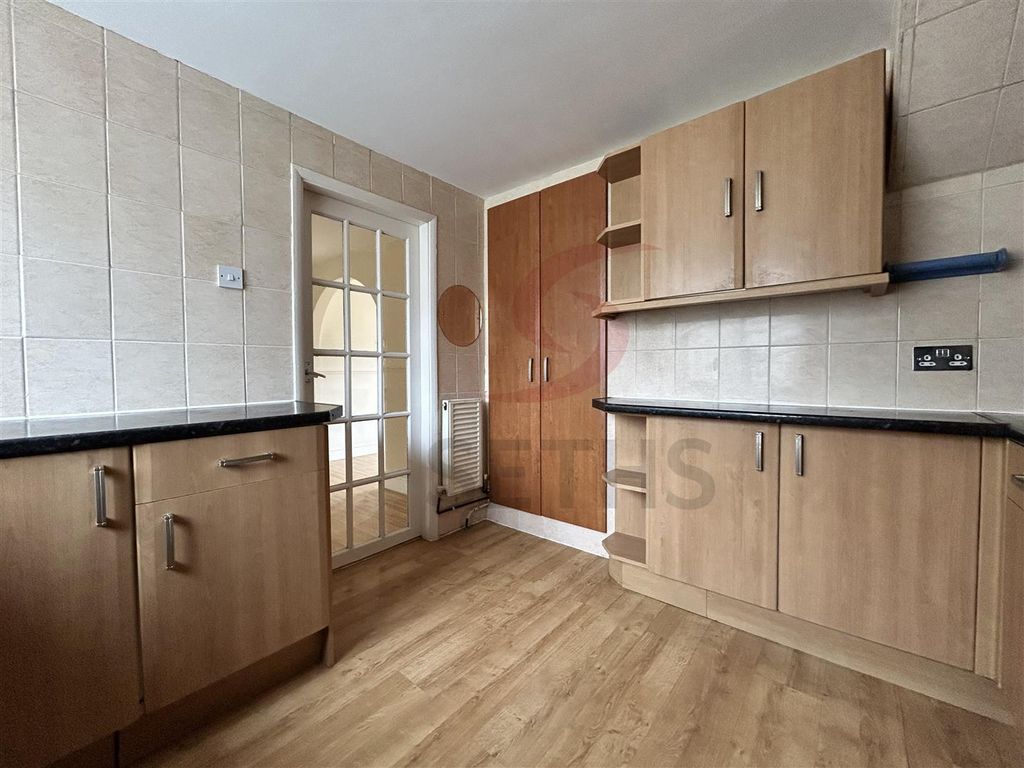 Additional image 8 of 3 bed semi-detached house to rentFerndale Road, Thurmaston, Leicester LE4