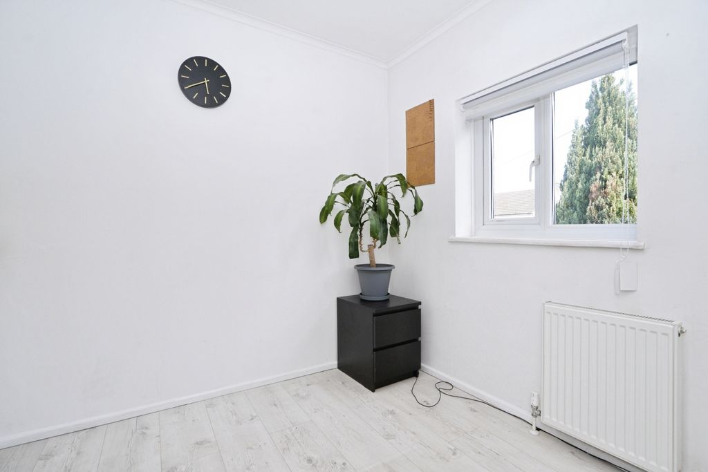 Additional image 16 of 4 bed semi-detached house for saleBeechwood Court, Dunstable LU6