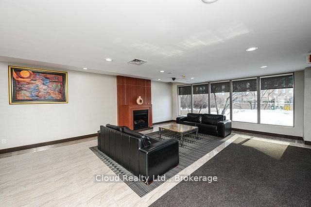 Additional image 3 of 202-145 Hillcrest Avenue, Mississauga, ON, L5B 3Z1
