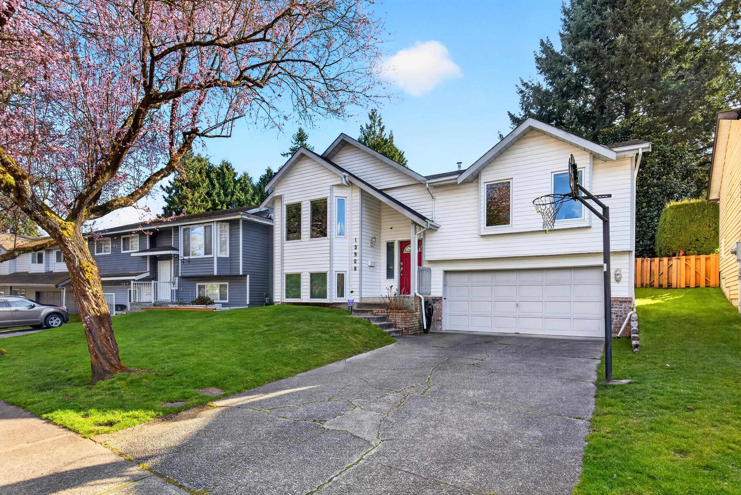 13908 80b Avenue, Surrey, BC, V3W 9B4
