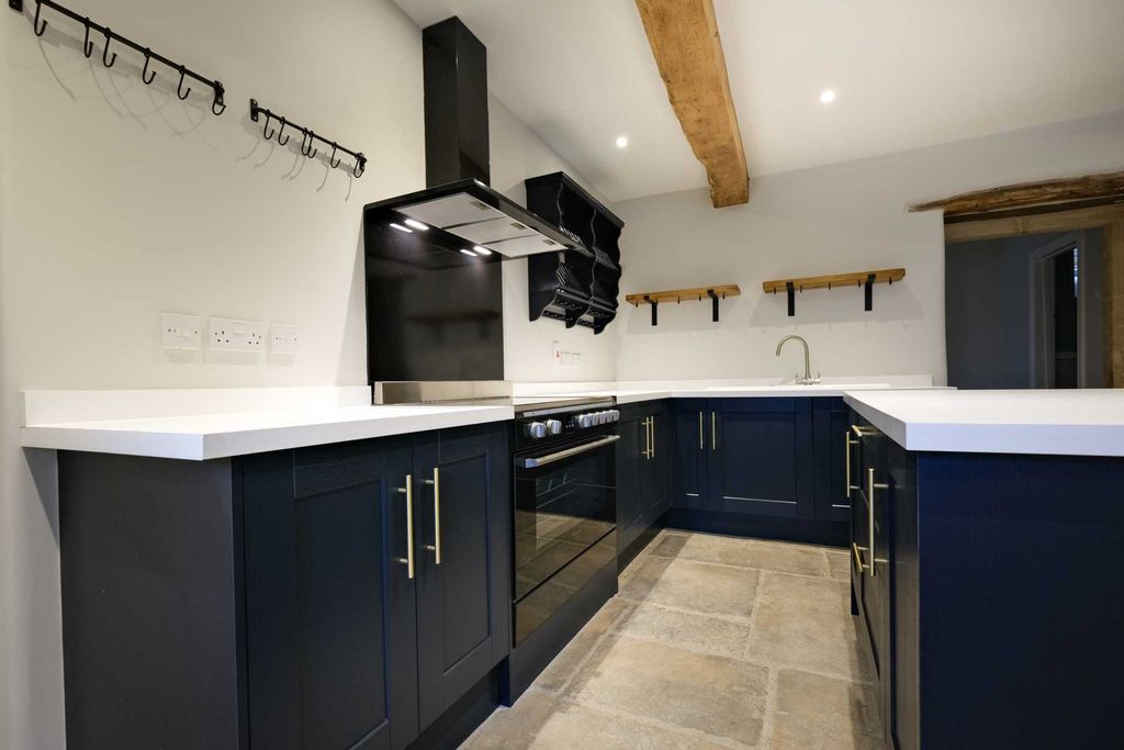 Additional image 6 of 3 bed property to rentHigh Street, Box SN13