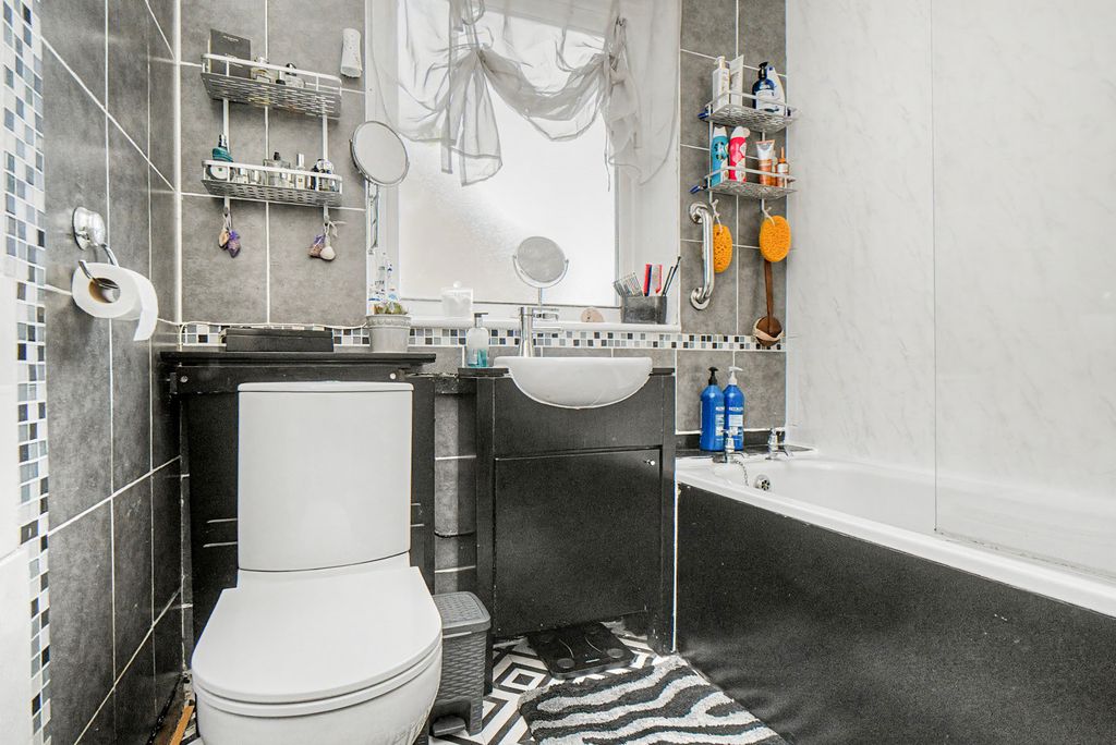 Additional image 9 of 4 bed flat for sale18c Links Avenue, Musselburgh, East Lothian EH21