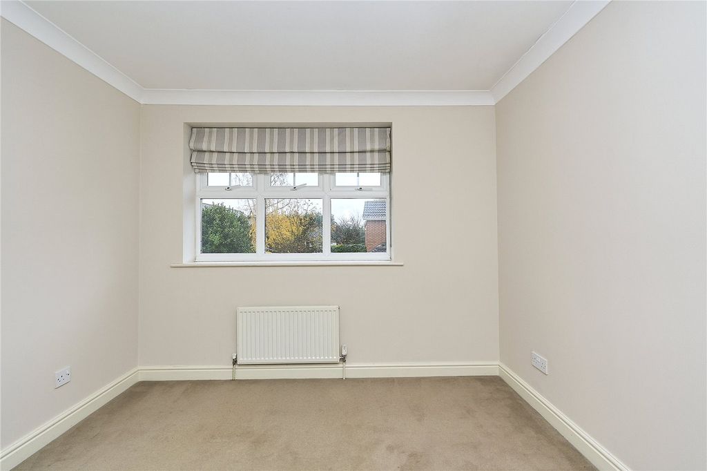 Additional image 27 of 4 bed detached house to rentSaint Andrews Gardens, Cobham, Surrey KT11