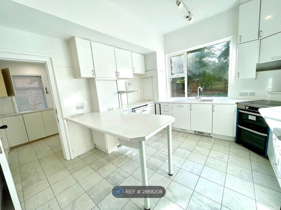 Additional image 7 of 4 bed semi-detached house to rentHolywell Avenue, Whitley Bay NE26