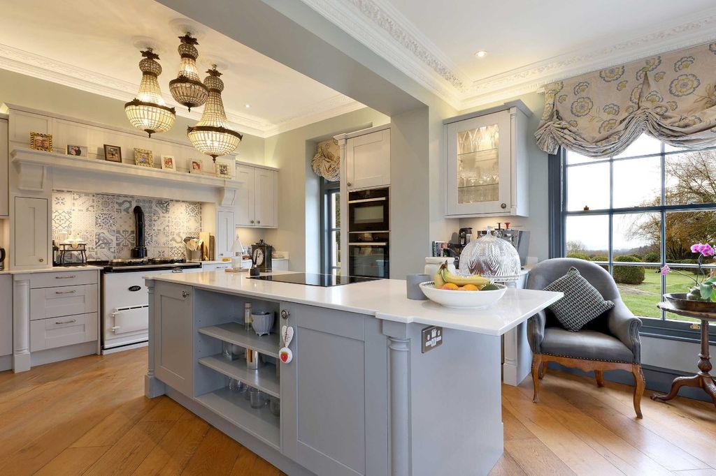 Additional image 2 of 6 bed detached house to rentChurch Road, Penn, High Wycombe HP10