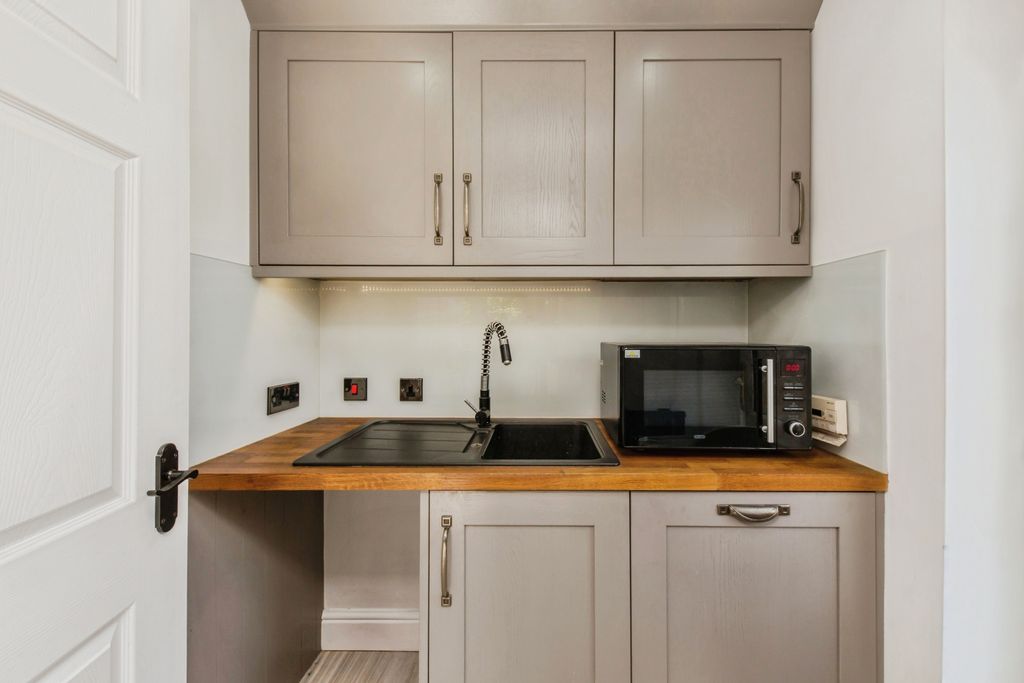 Additional image 10 of 4 bed detached house for saleOakdale Close, Wychwood Park, Weston, Crewe CW2