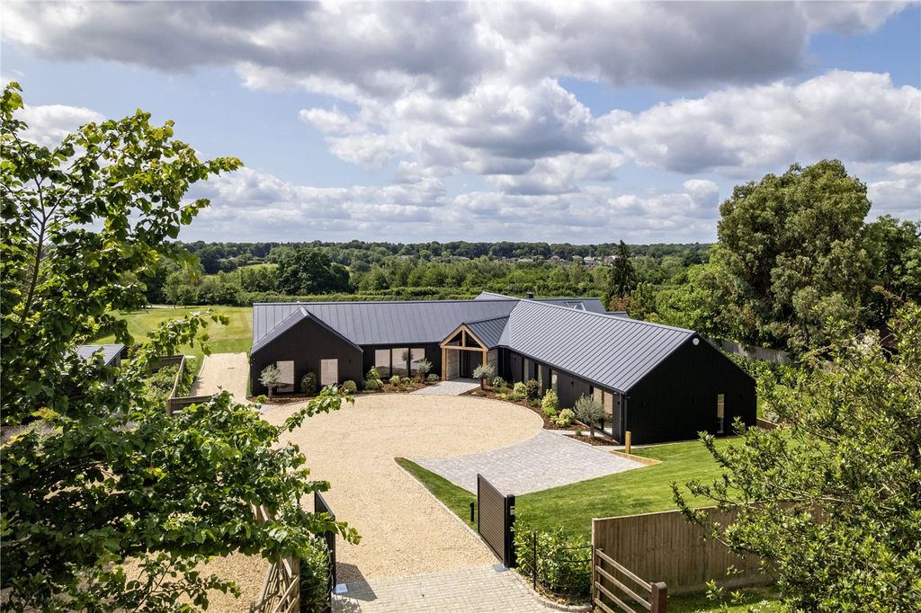 5 bed detached house to rentAshridge Farm, Green End Road, Radnage, Buckinghamshire HP14