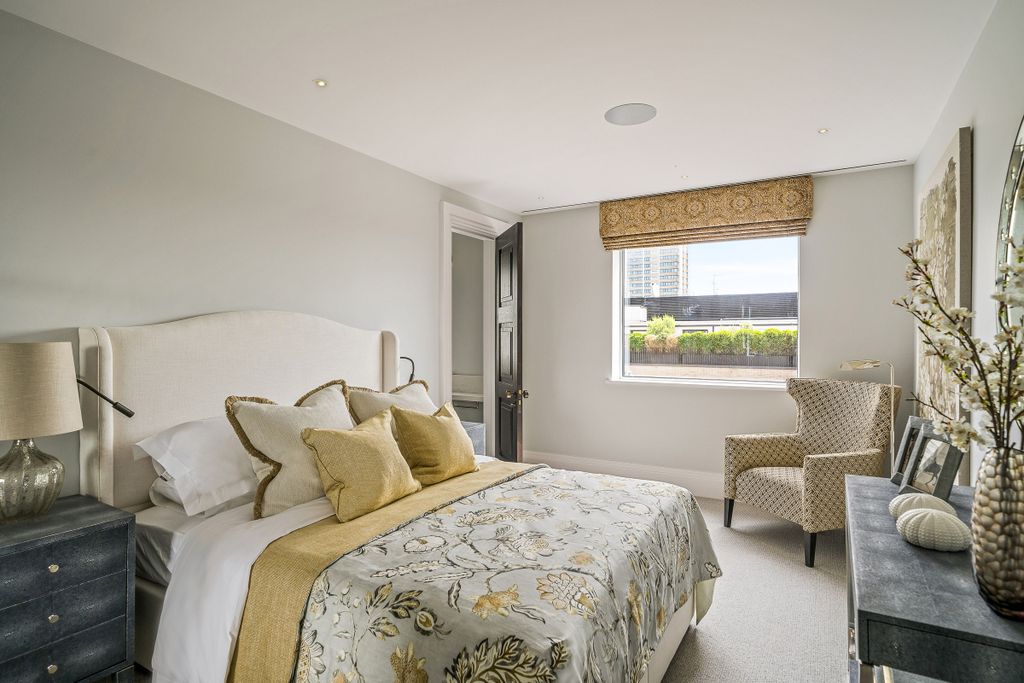 Additional image 18 of 5 bed flat to rentPrinces Gate, Knightsbridge, London SW7, United Kingdom