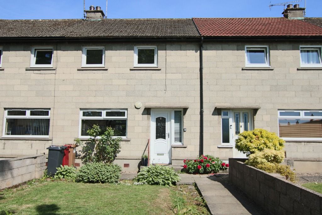2 bed terraced house to rentBalgarthno Road, Charleston, Dundee DD2