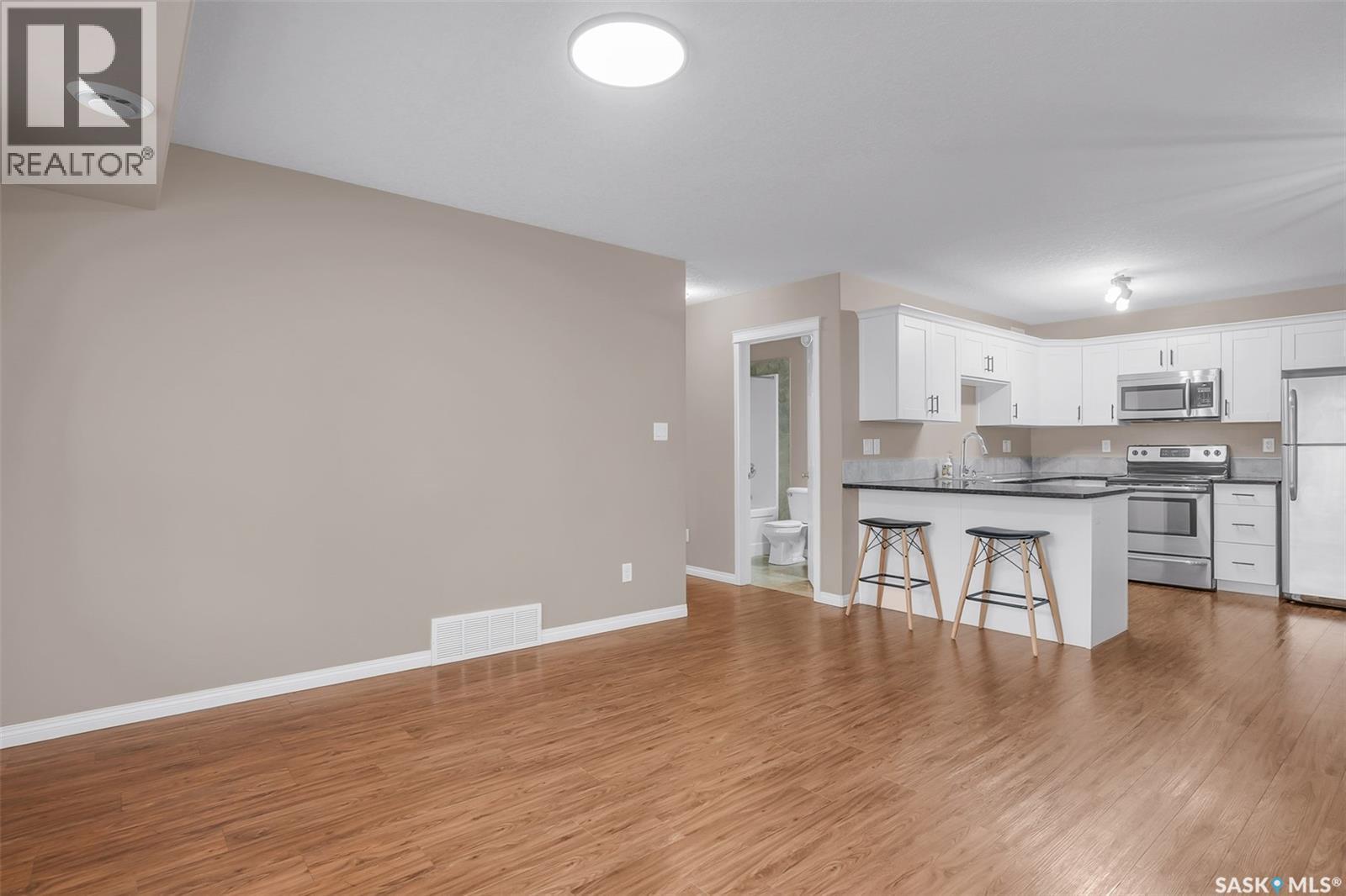 Additional image 4 of 128-125 Willis Crescent, Saskatoon, SK, S7T0T1