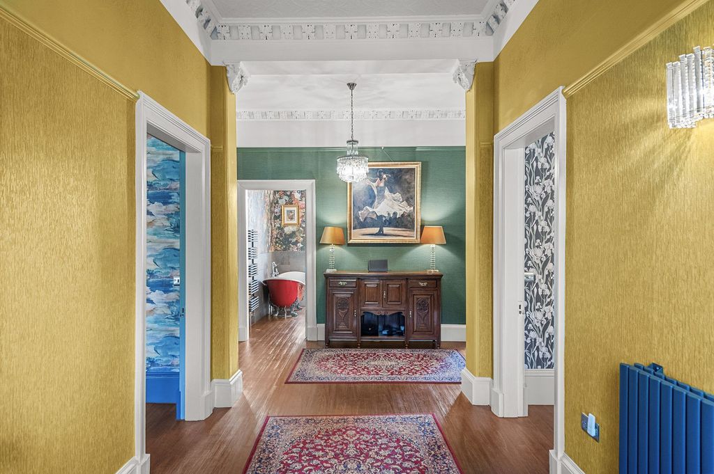 Additional image 2 of 2 bed flat for sale'bellmoir', Henderson Street, Bridge Of Allan FK9