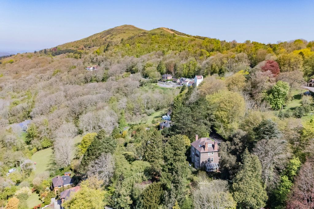 Additional image 4 of 3 bed flat for saleWest Malvern Road, Malvern, Worcestershire WR14