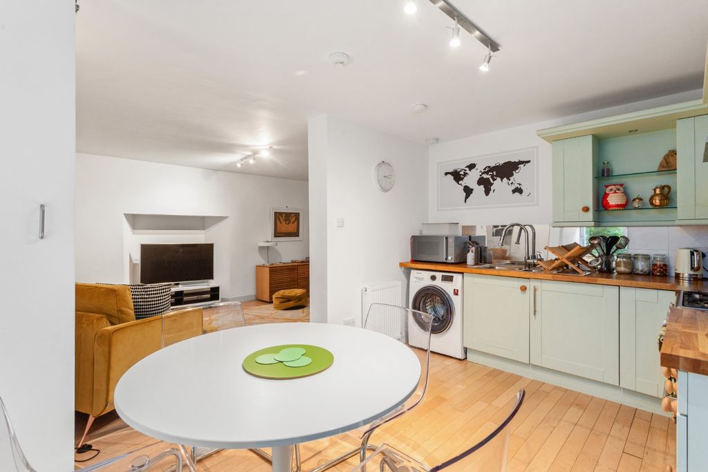 Additional image 10 of 1 bed flat to rentDean Path, Dean Village, Edinburgh EH4