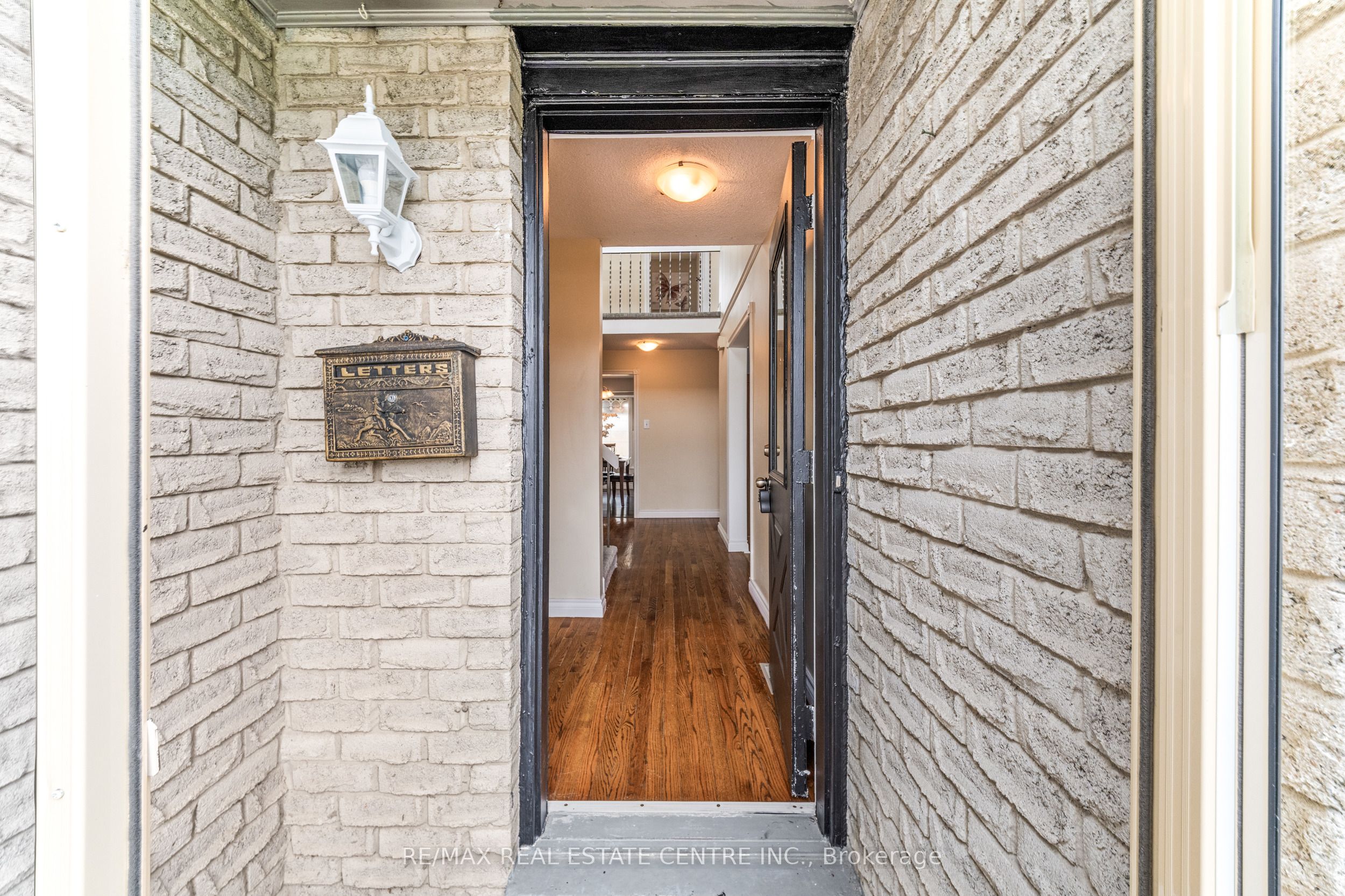 98 Mikado Crescent, Brampton, ON, L6S 3R7 photo 5