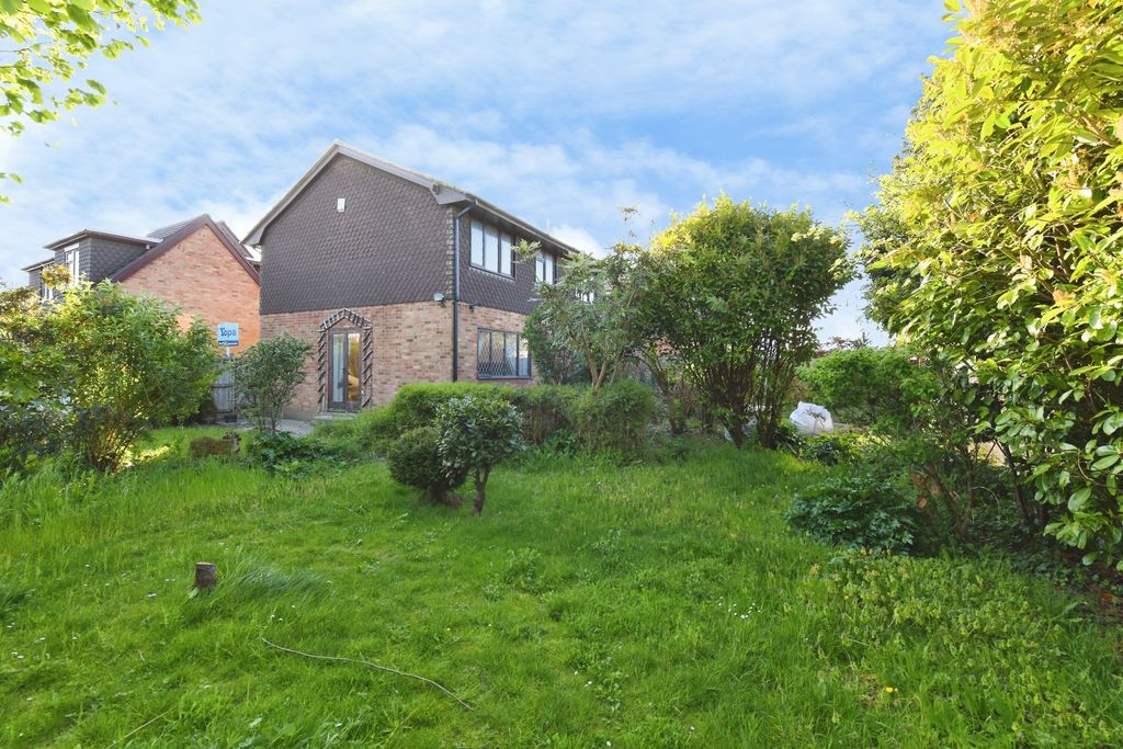 Additional image 14 of 4 bed detached house for saleBranksome Close, Stanford-Le-Hope SS17