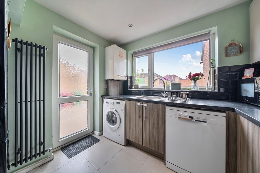 Additional image 18 of 3 bed semi-detached house for saleHurst Road, Near Burnham, Berkshire SL1