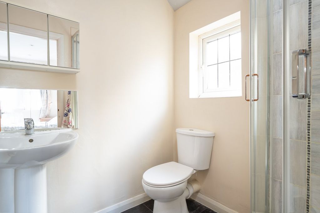 Additional image 8 of 4 bed semi-detached house to rentMolesey Road, Walton-On-Thames KT12