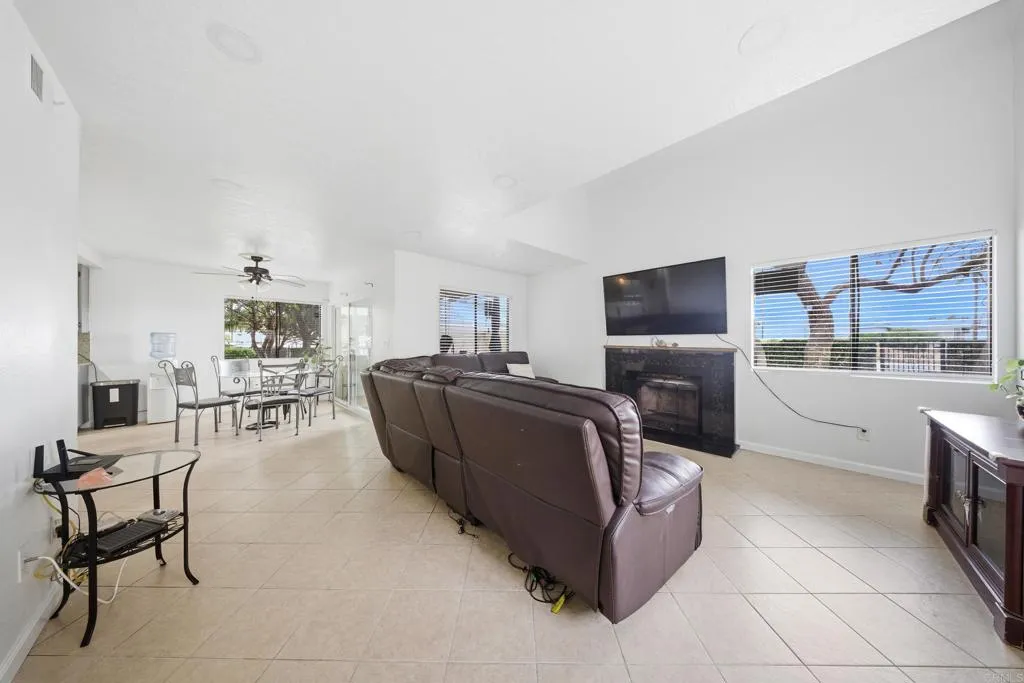 Additional image 38 of 341 N Melrose Drive Unit E, Vista, CA 92083