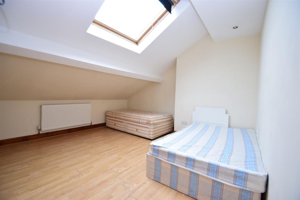 4 bed shared accommodation to rentHigh Street, Gateshead NE8 photo 5