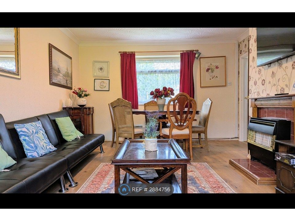 4 bed semi-detached house to rentMelbourne Avenue, Burton-On-Trent DE15