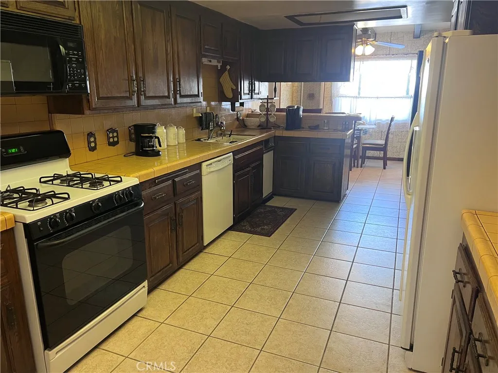Additional image 50 of 414 E 137th St, Los Angeles, CA 90061