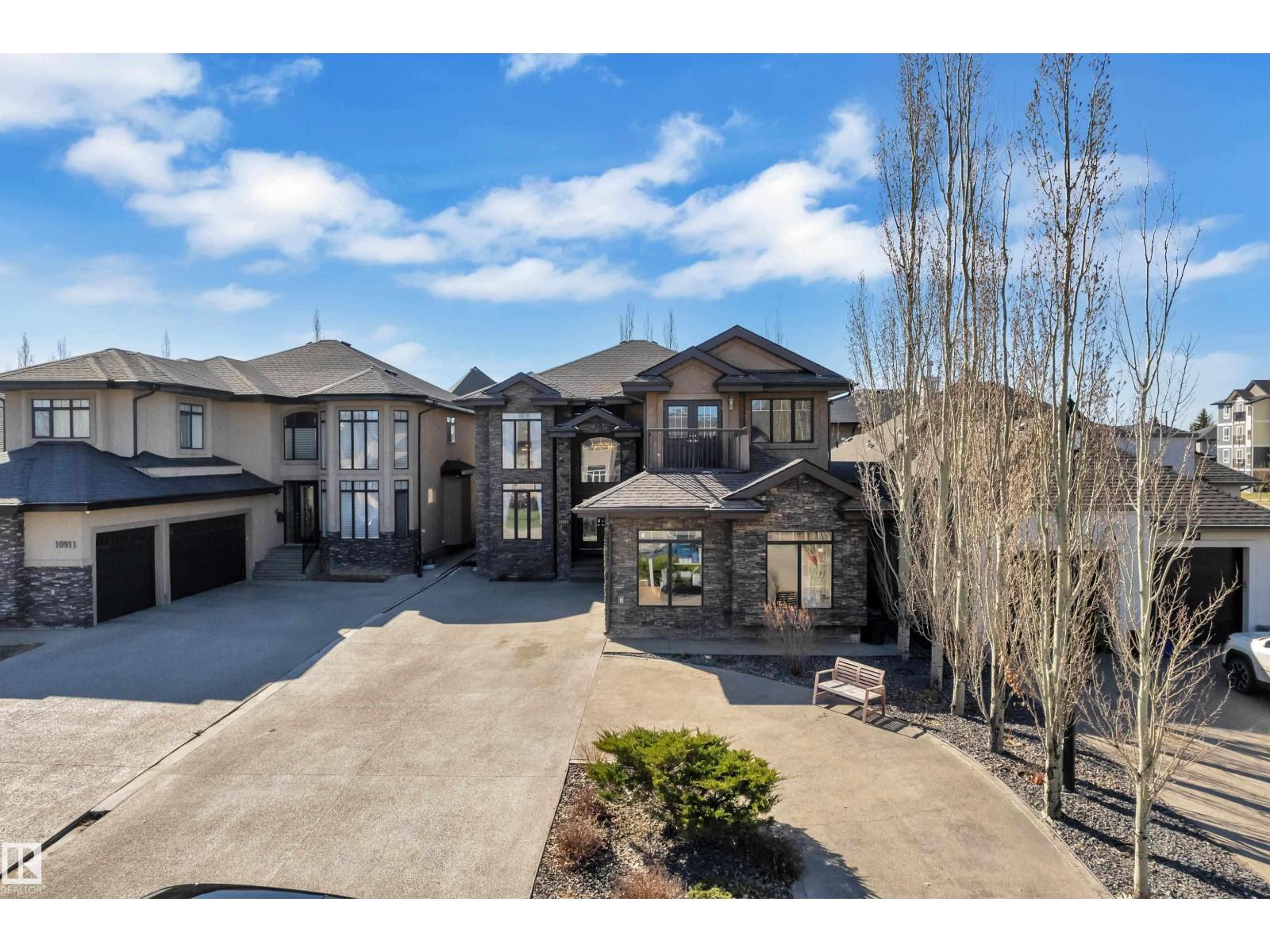 10915 175 Avenue NW, Edmonton, AB, T5X0B7