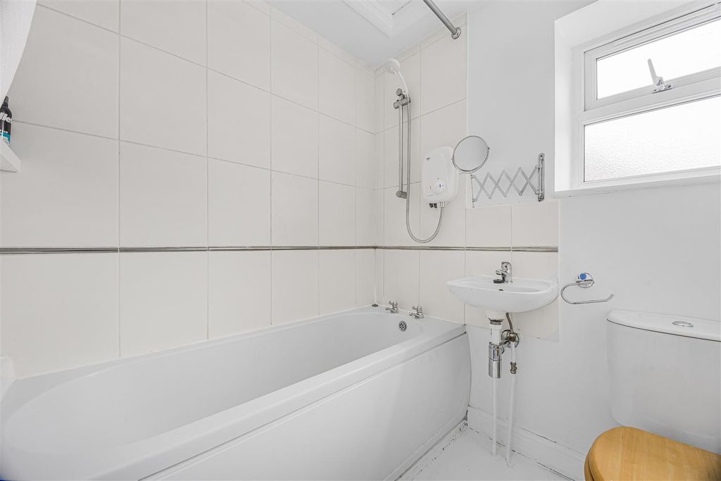 Additional image 12 of 3 bed semi-detached house for saleFawley Road, Reading RG30