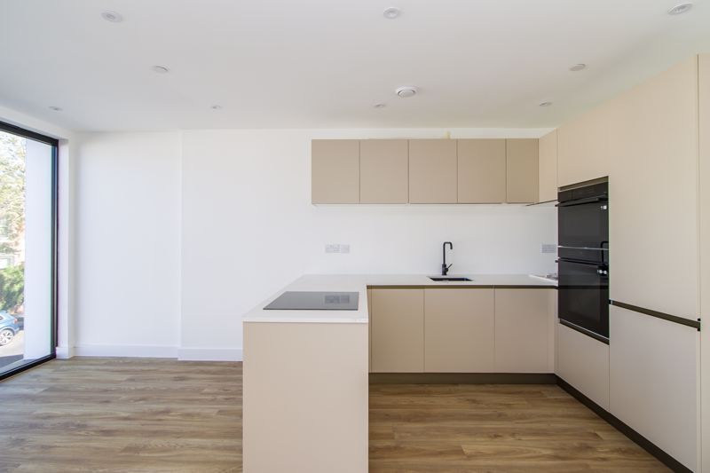 Additional image 5 of 2 bed flat for sale9 Windsor Gardens, Windsor Road, Penarth CF64