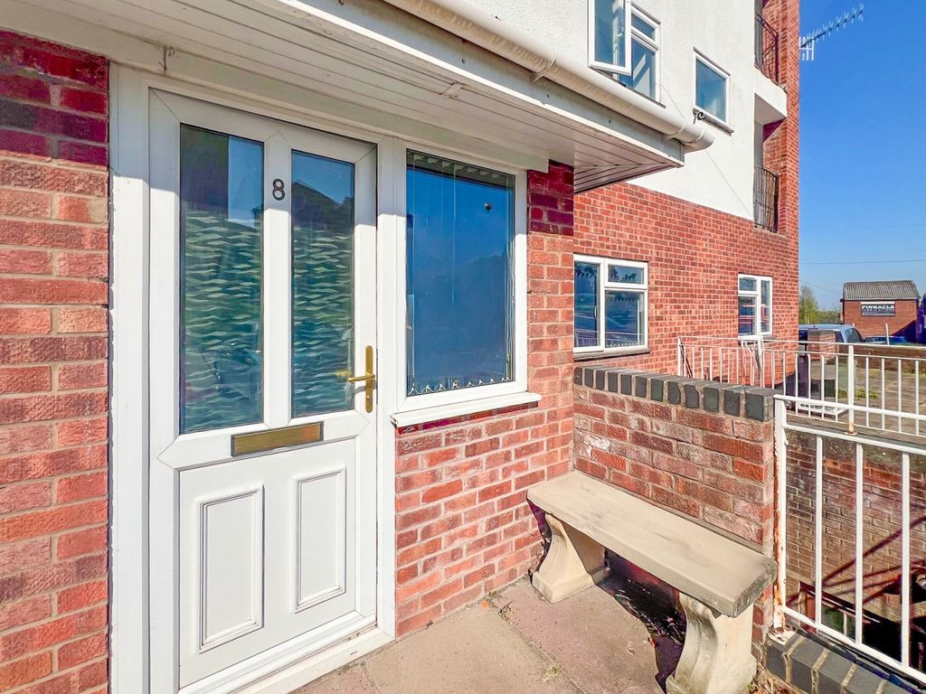 2 bed flat to rentGround Floor 2 Bedroom Flat, Express House, Howsell Road WR14 photo 5