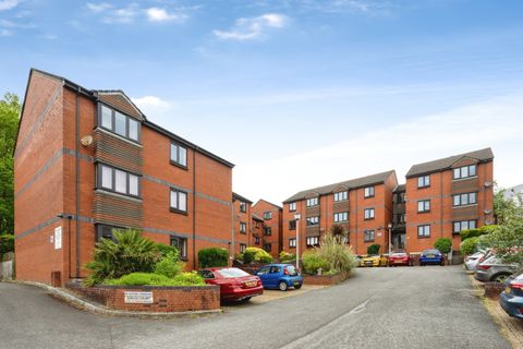 Sarlou Court, Swansea SA2