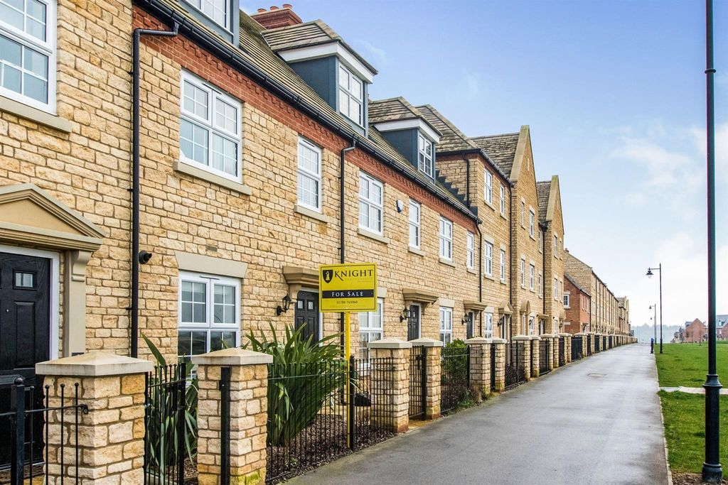 Additional image 13 of 4 bed town house to rentLangton Walk, Stamford PE9