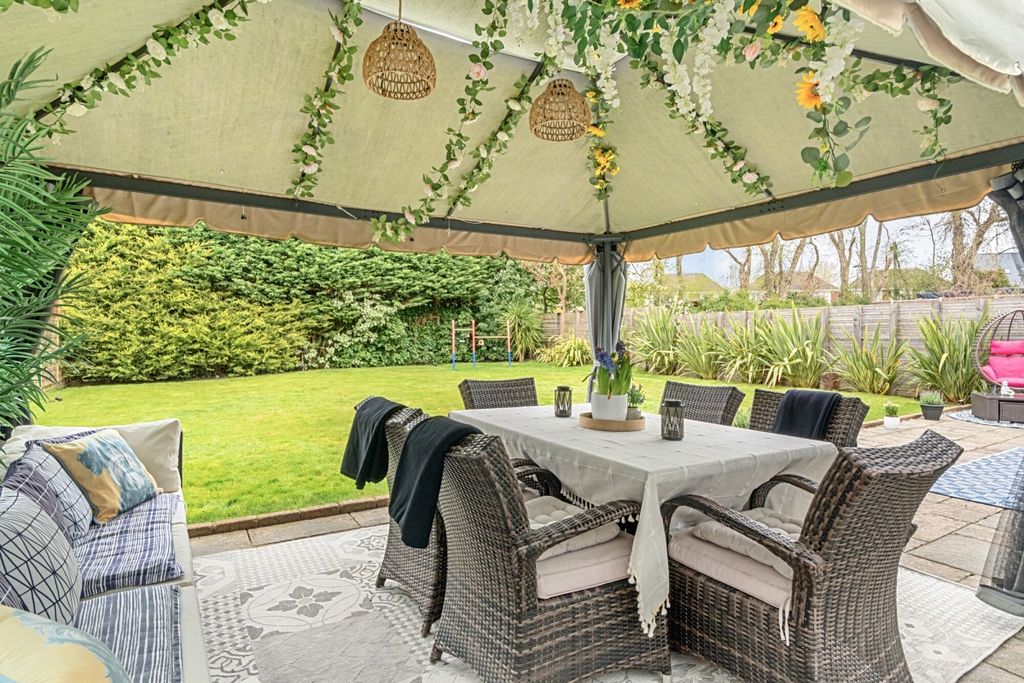 Additional image 13 of 5 bed detached house to rentBarnet Road, Arkley, Barnet EN5