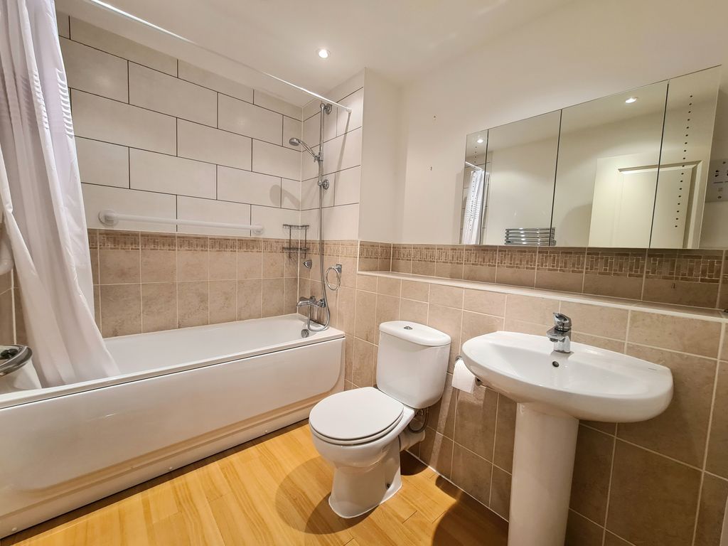Additional image 10 of 2 bed flat to rentWaters Edge, Bristol BS20