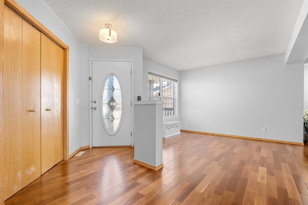 Additional image 3 of 136 Coral Springs Landing NE, Calgary, AB, T3J 3T5
