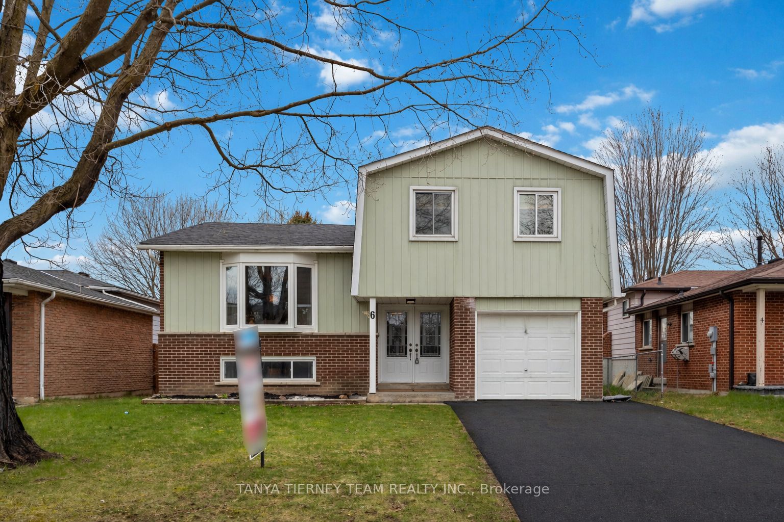 6 Gershwin Court, Whitby, ON, L1N 6C9