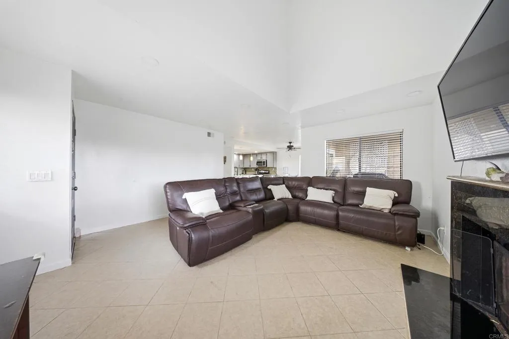 Additional image 39 of 341 N Melrose Drive Unit E, Vista, CA 92083