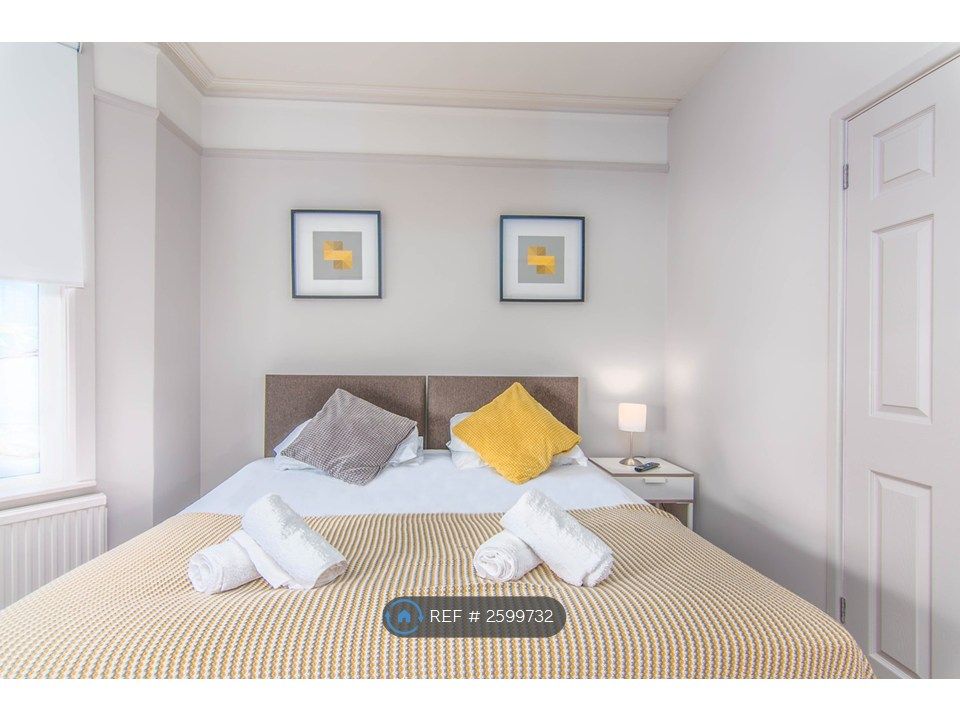 Additional image 13 of 3 bed flat to rentPriory Road, High Wycombe HP13