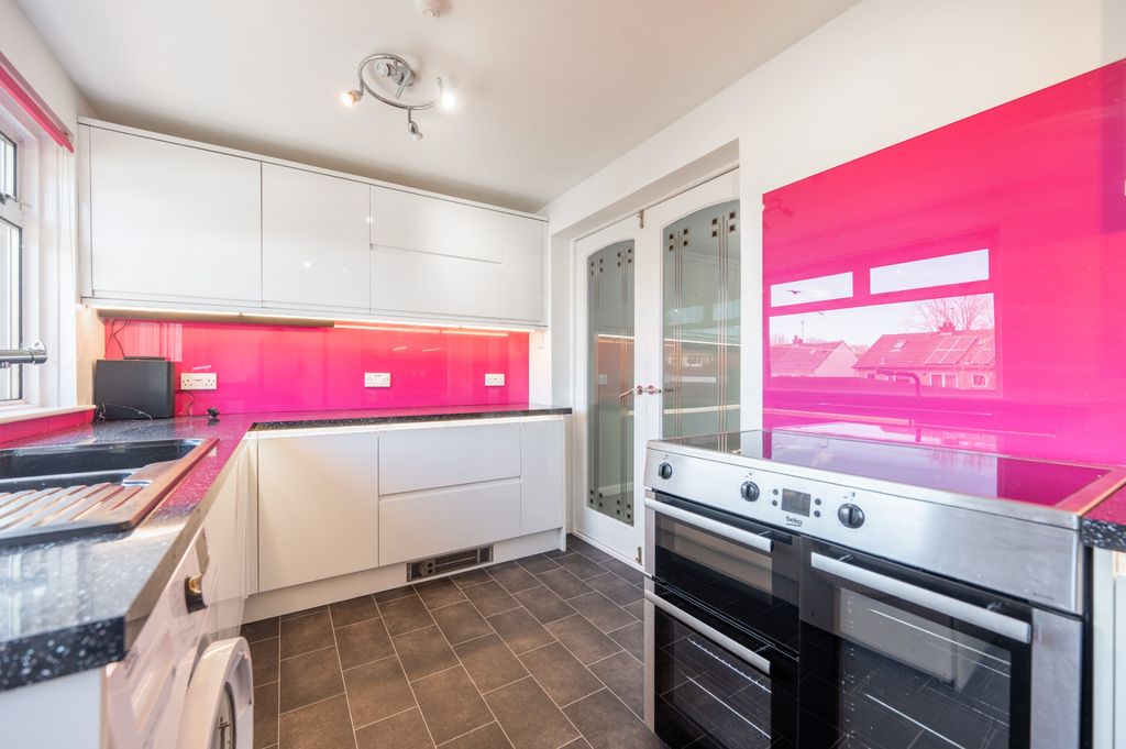 Additional image 5 of 3 bed terraced house to rentCunningham Drive, Giffnock, Glasgow G46