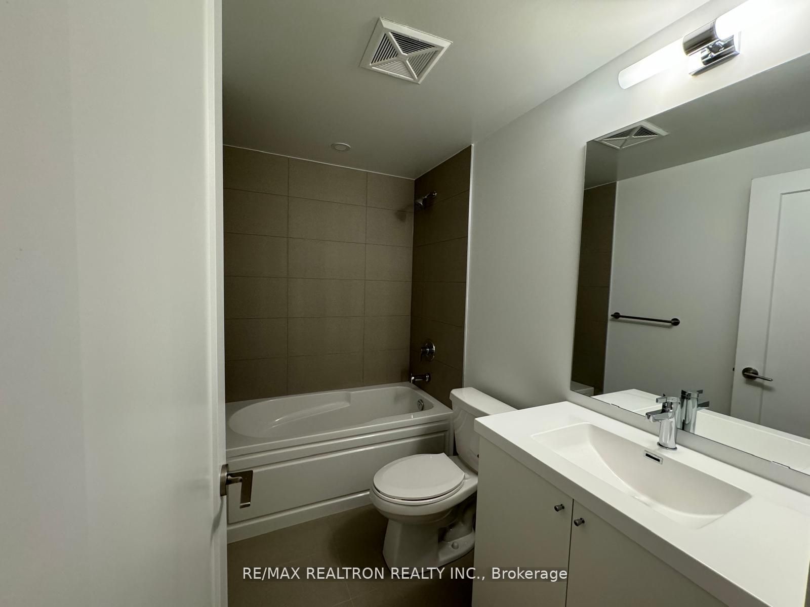 338-2545 Simcoe Street, Oshawa, ON, L1L 0W3 photo 5