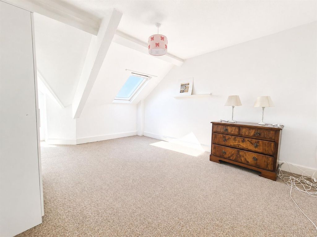 Additional image 11 of 3 bed flat to rentVictoria Parade, Pwllheli LL53