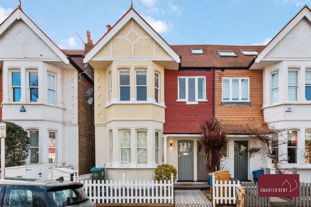 3 bed flat to rentBurlington Avenue, Kew TW9