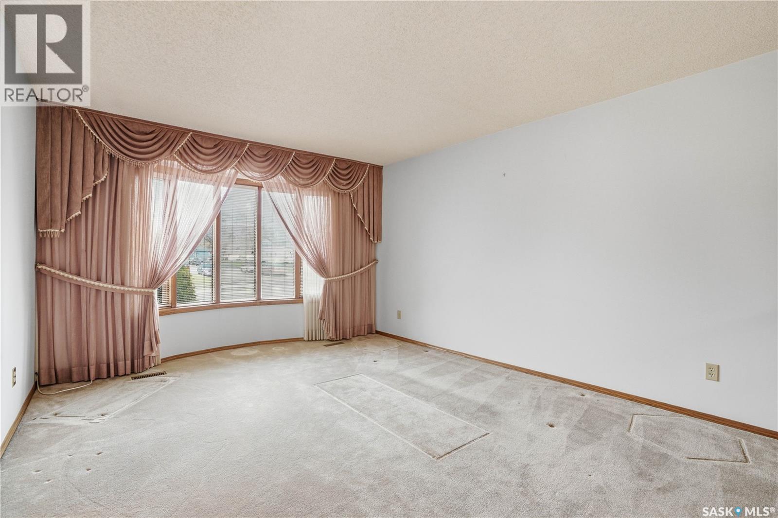 Additional image 5 of 238 S Avenue N, Saskatoon, SK, S7L2Z8
