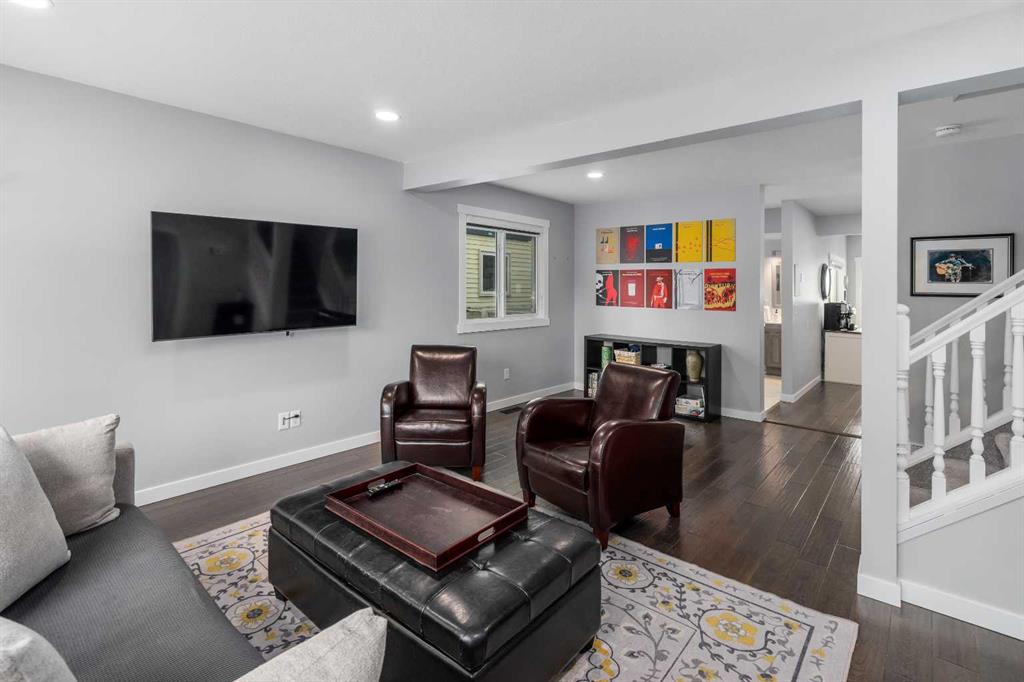 Additional image 5 of 76 Woodborough Crescent SW, Calgary, AB, T2W 5A2